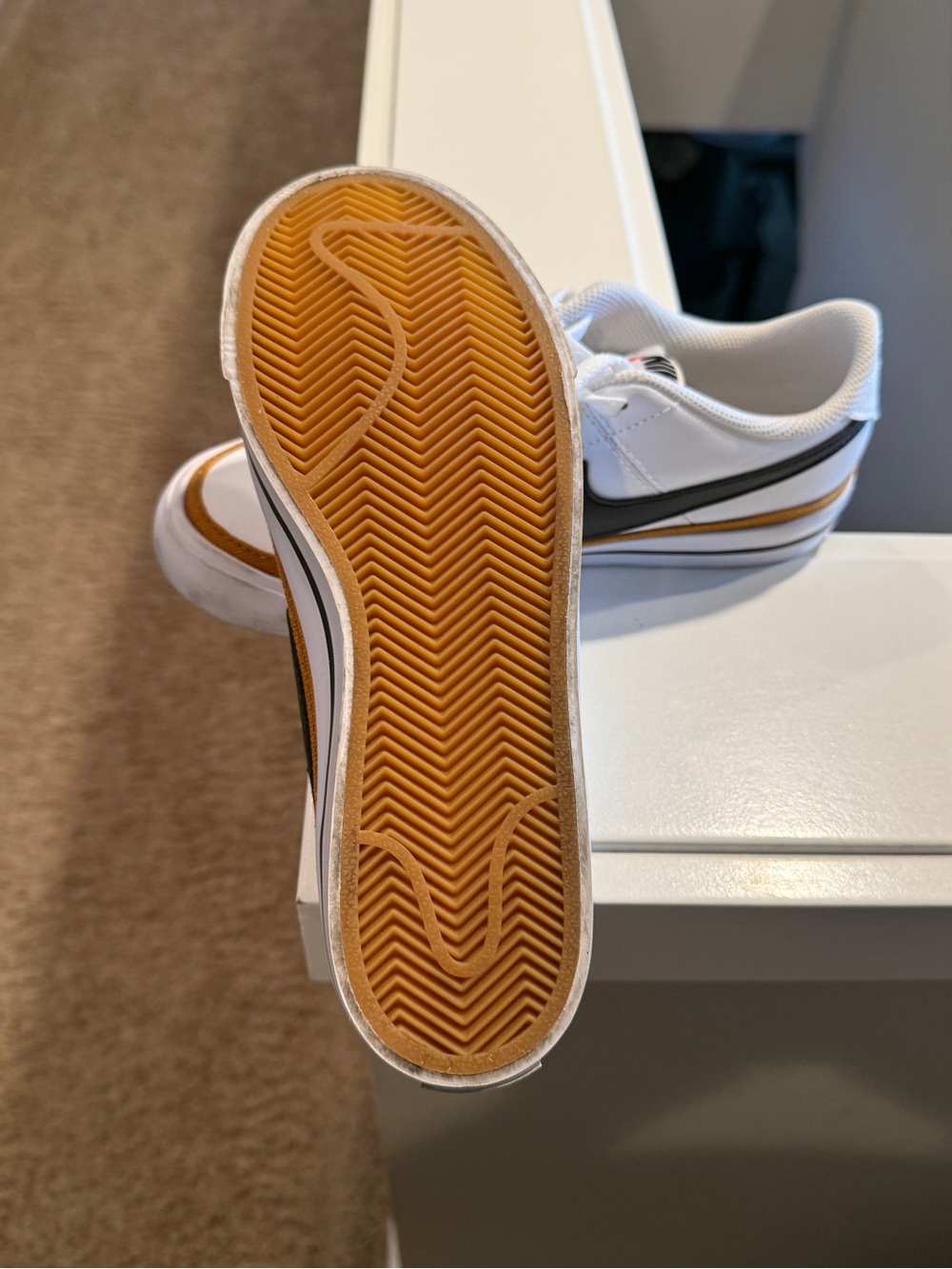 Nike Boy’s White Court Legacy 4Y DA5380-102 - Picture 6 of 7